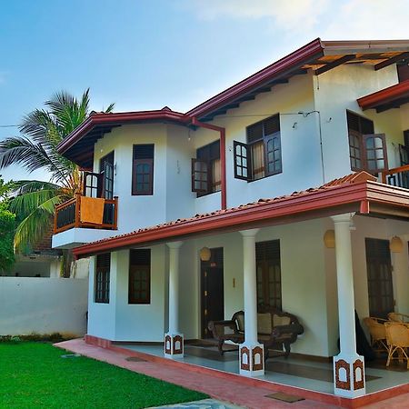 4 S Villa Tangalle Bagian luar foto