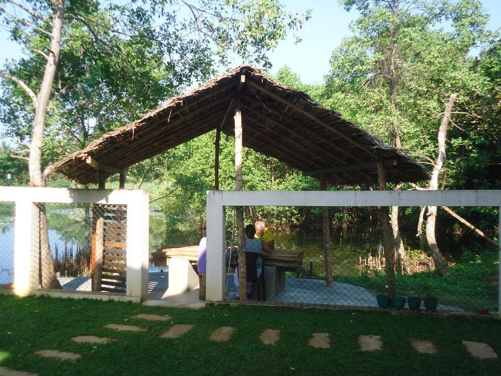 4 S Villa Tangalle Bagian luar foto